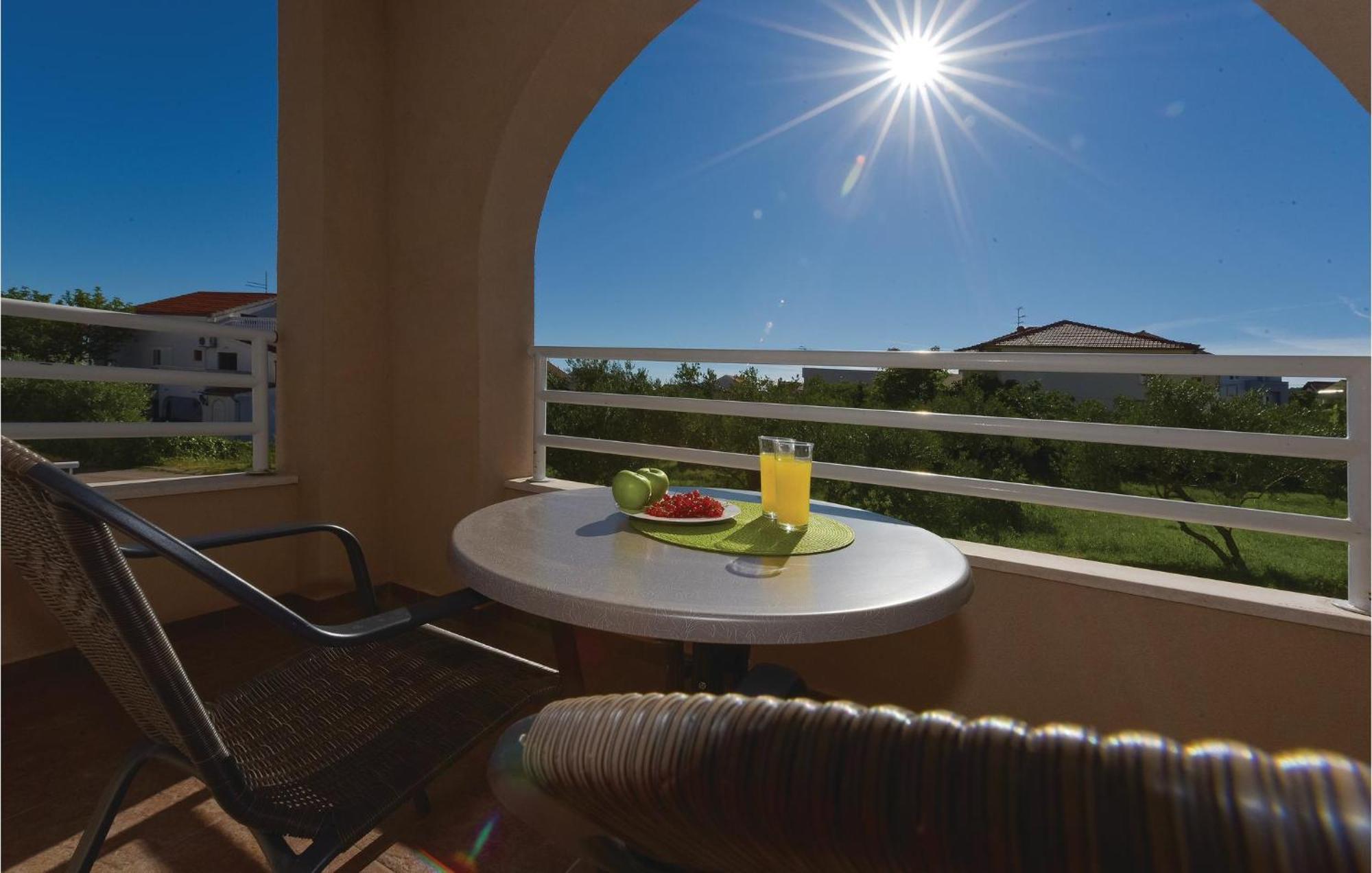 Gorgeous Apartment In Vodice With Kitchen Екстериор снимка
