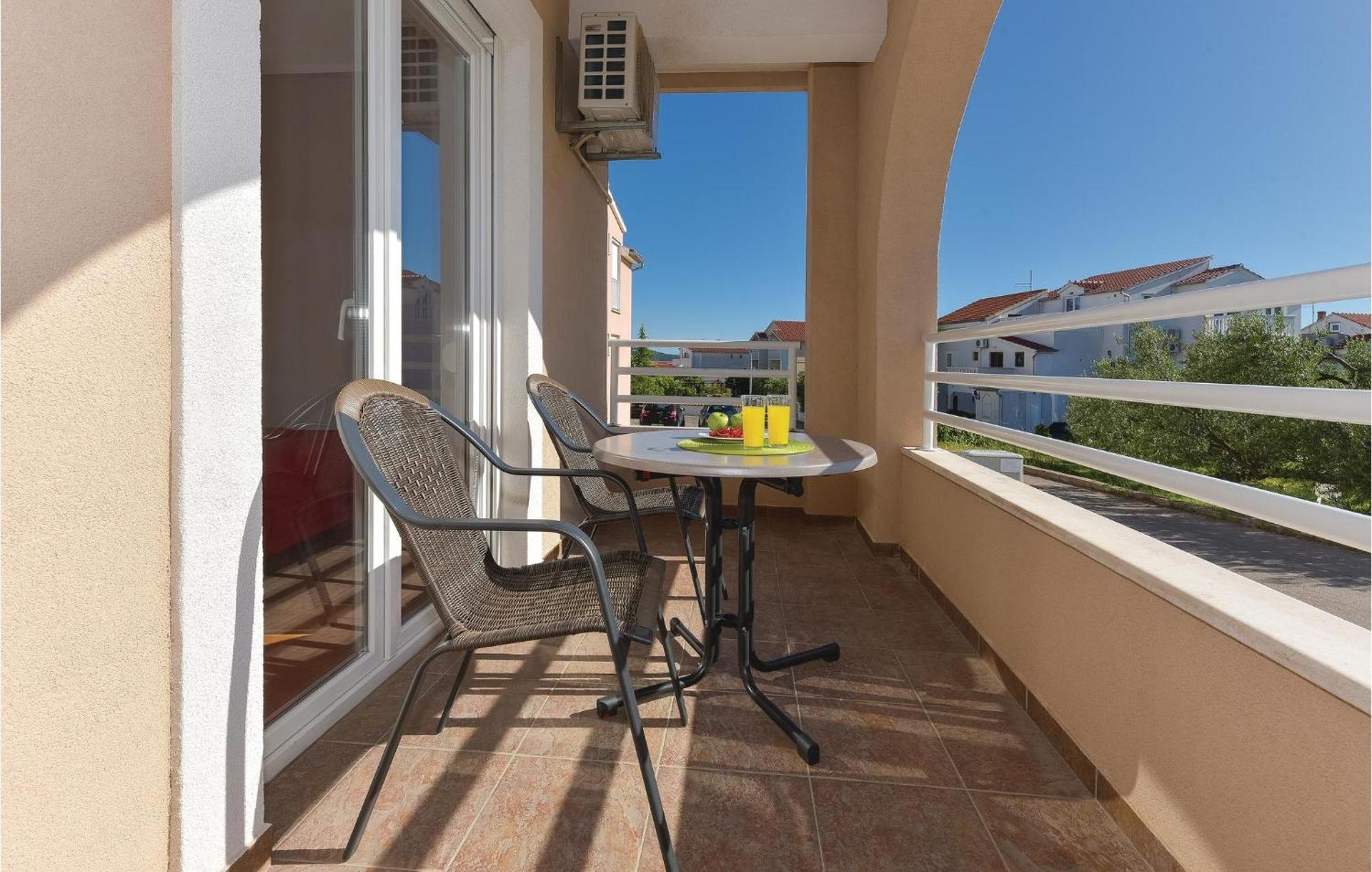 Gorgeous Apartment In Vodice With Kitchen Екстериор снимка