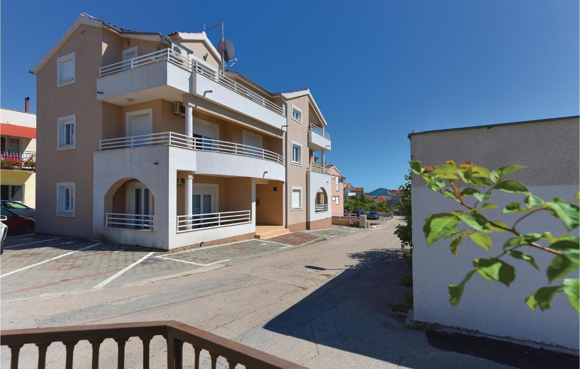 Gorgeous Apartment In Vodice With Kitchen Екстериор снимка