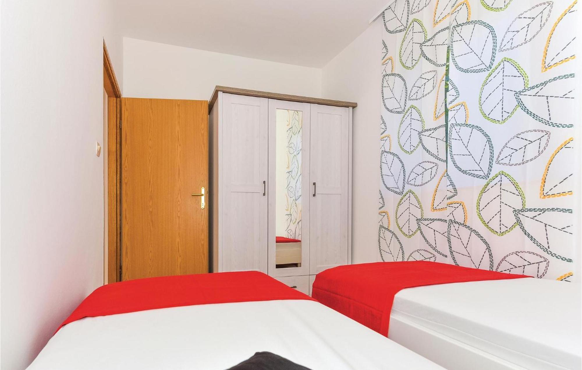 Gorgeous Apartment In Vodice With Kitchen Екстериор снимка